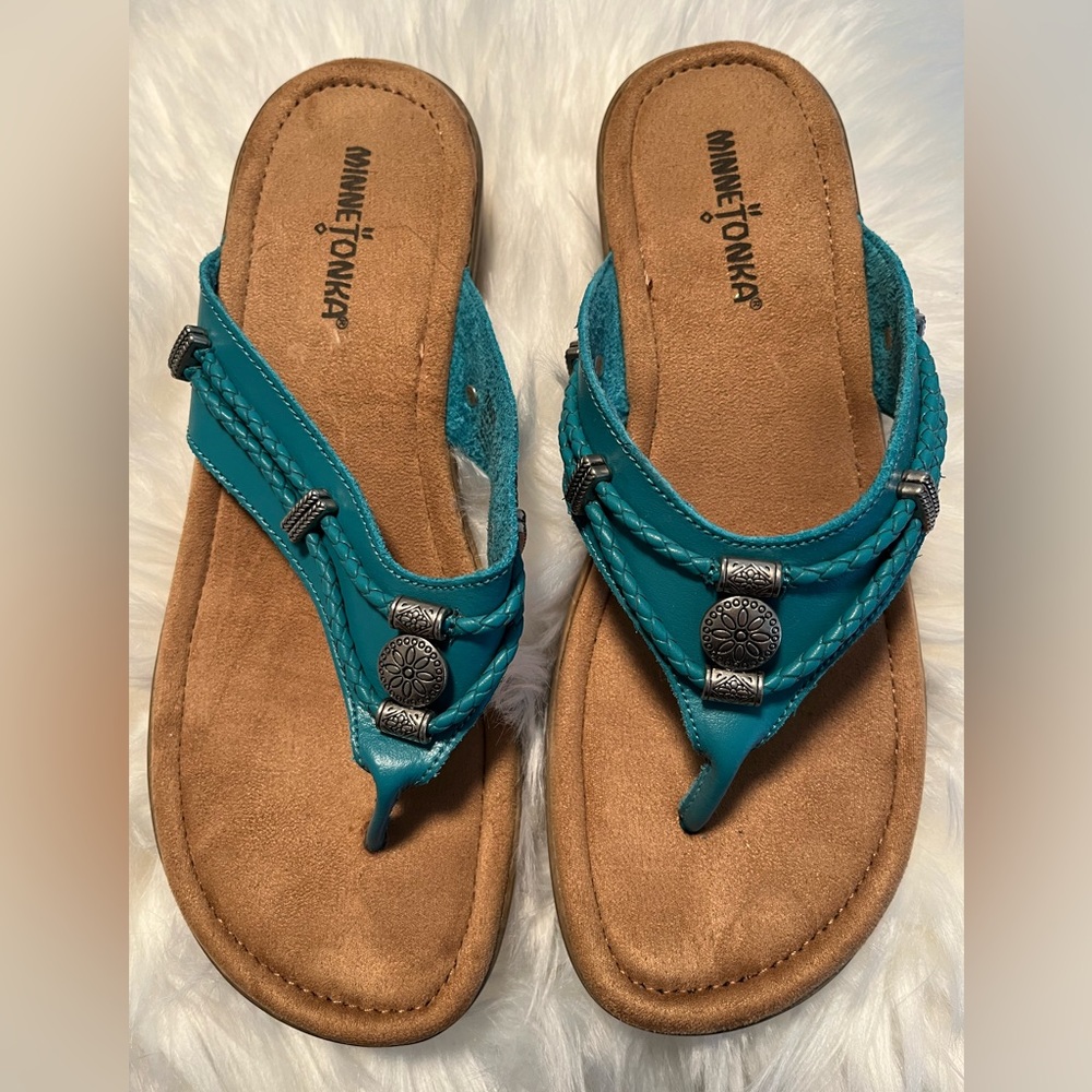 NEW Minnetonka Silverthorne Sandals
